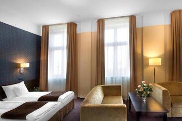 בית מלון כפרי Senator