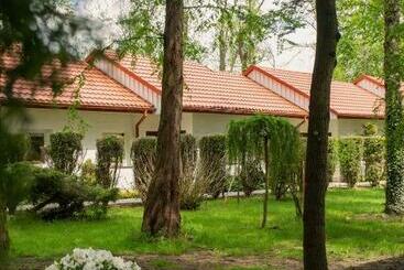 モーテル Noclegi Pod Dębem U Jakuba