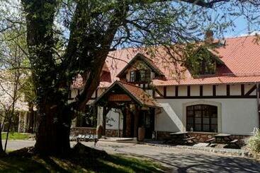 פנסיון Pod Lipami