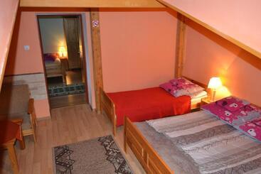 تختخواب و صبحانه Koliba