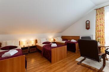 تختخواب و صبحانه Willa Jerrego