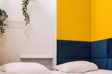 هتل کپسول Kapsuå‚y Bello Aparthostel