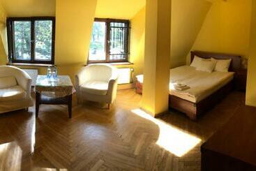 호텔 Dworek Cieszyński