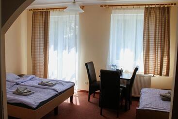 בית מלון כפרי Pensjonat 4 Pory Roku