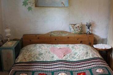 Pod Tulipanem Nad Jeziorem