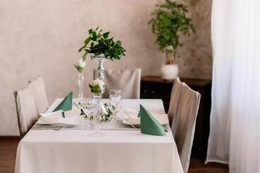 בית מלון כפרי Restauracja Perła