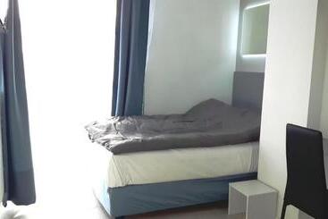 アパートホテル Komfort Plus