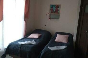 펜션 Motel Królowej Jadwigi Alicja Szymańska Pokoje Na Ogrodowej