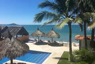 مبيت وإفطار El Sol La Vida Beach Front B/b Adults Only