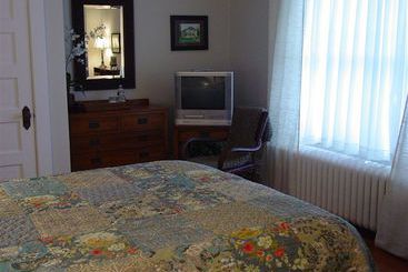 تختخواب و صبحانه The Mcfarland Inn