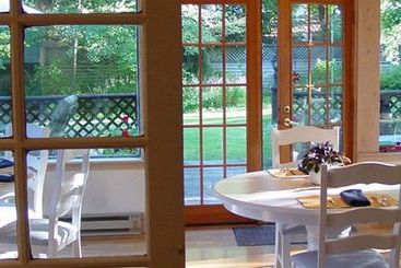 تختخواب و صبحانه The Mcfarland Inn