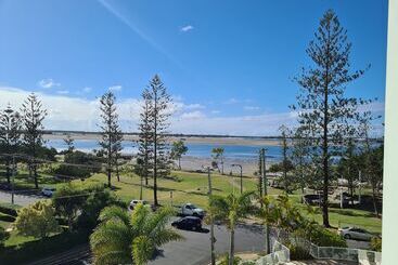 דירה Crystal Bay On The Broadwater