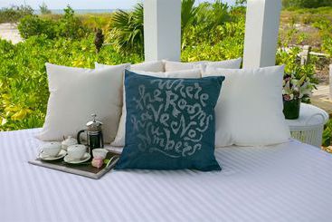 هتل Beach House  All Inclusive Adults Only
