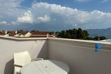 فندق Daphne Residence