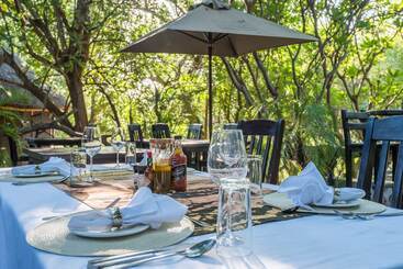 Отель Ezulwini Game Lodges