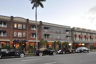 Hollander Hotel   Downtown St. Petersburg