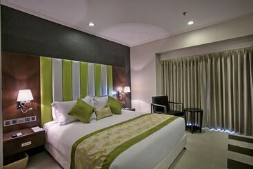 هتل Platinum Grand