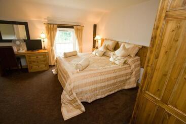 בית מלון כפרי The King William Iv Country Inn & Restaurant