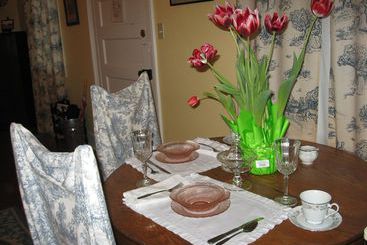 Magnolia Cottage Bed And Breakfast