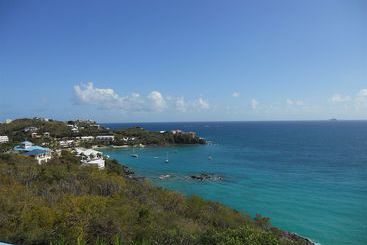 Resort Paradise Cove Cottages