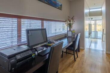 هتل آپارتمان Swissbelsuites Pounamu Queenstown