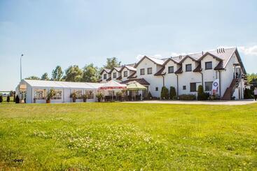 Bed and Breakfast Gościniec Zacisze I Blisko A2 Dąbie Uniejów I Restauracja