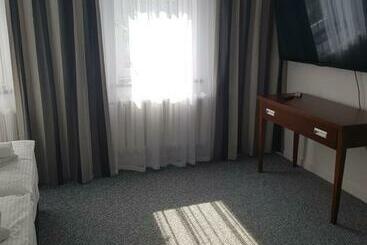 住宿加早餐  Parkova   Pokoje Hotelowe