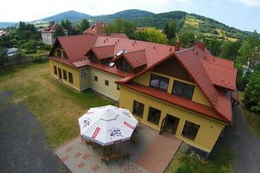 مبيت وإفطار Pensjonat Lew Jaskiniowy