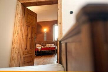 Gosciniec Kaszarnia Kamienne