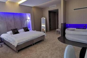 فندق Sevilla Gold