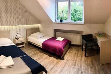 פנסיון Restauracja Park Szwajcaria