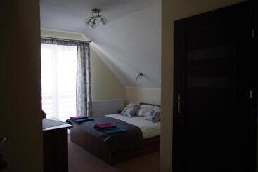 ペンション Willa Rembisz