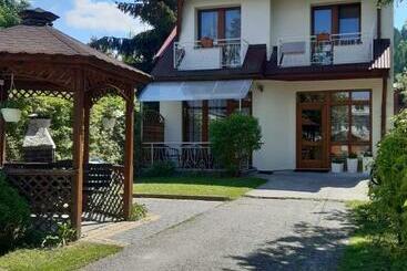 ペンション Wynajem Pokoi Krościenko Halina Stołowska