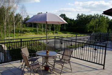 منتجع Dwór Dziekanów