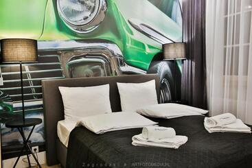 هتل آپارتمان Saint Thomas Corner   By Upstairs