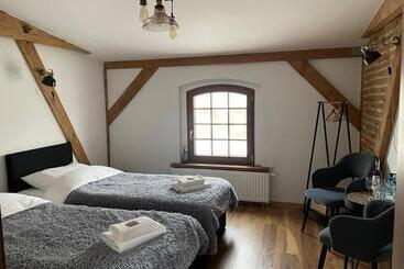 호스텔 Miodosytnia