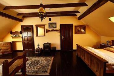 הוסטל Stylowy Zajazd Pod Czarnym Kogutem