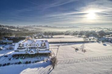 ベッドアンドブレックファースト Borowy Dwór  Biznes, Spa & Fun