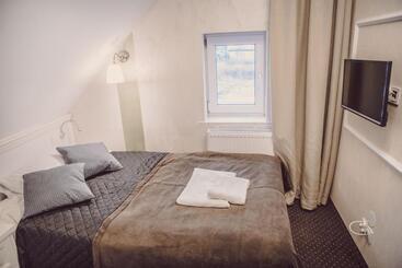 민박 Dom Goscinny Bialy Dworek