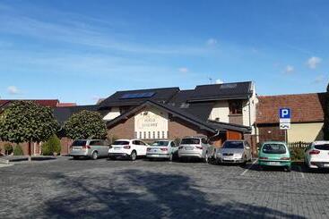 צימר Restauracja I Noclegi Pod Kasztanami