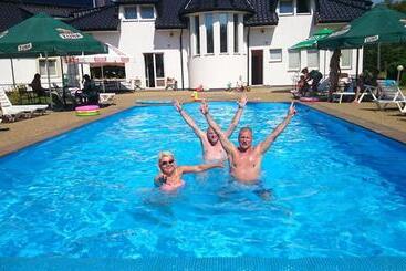 بنسيون Brydar With Sauna, Swimming Pool And Jacuzzi