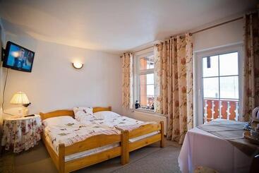 膳宿费 Gosciniec Poezja