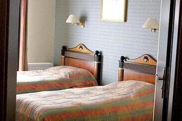 호스텔 Arkadia Gościniec Klima,parking,ogród