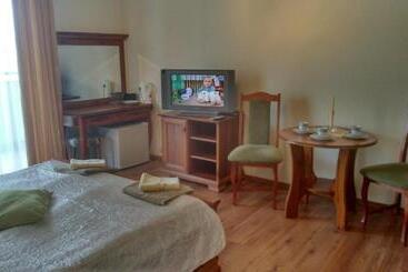 تختخواب و صبحانه Bakster