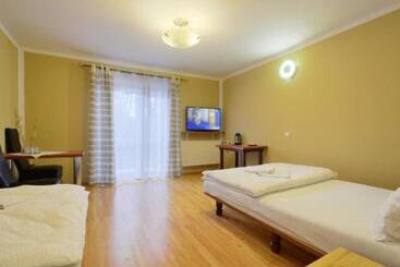 مبيت وإفطار Bizancjum Pokoje Gościnne Parking Free 24h