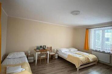 تختخواب و صبحانه Jaśminowe Ogrody