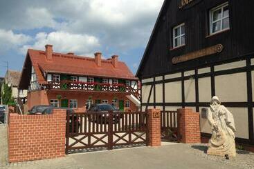 تختخواب و صبحانه Mistral Ustka