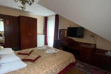 تختخواب و صبحانه Pensjonat Szach