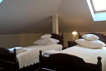 مبيت وإفطار Resursa