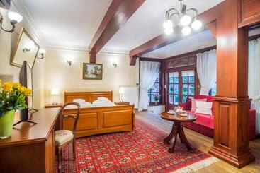 هتل Dwa Księżyce